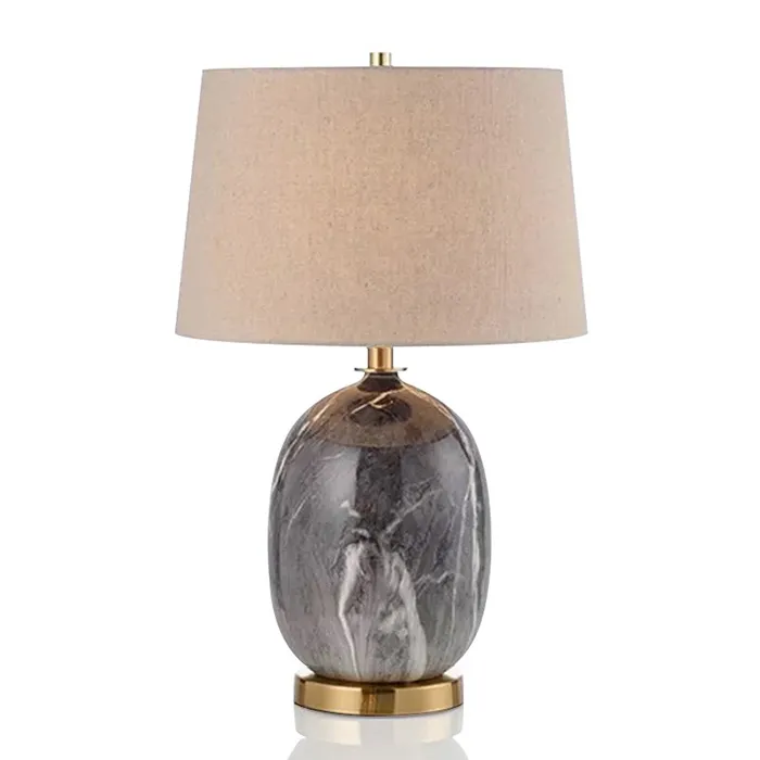 Comment maintenir les lampes de table en céramique?